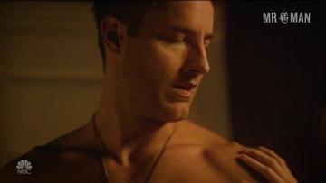 Justin Hartley in This Is Us (2016-2022) Shirtless Straight Bulge Sexy 18815