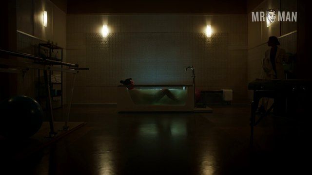 Sexiest Scenes of Charlie Haverford from Shut Eye. Sexy, Shirtless, Underwear. 17381