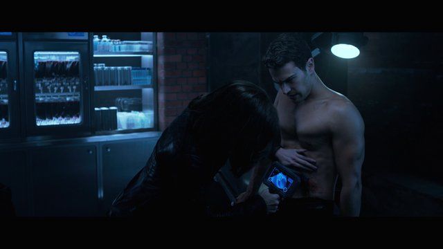 Sexiest Theo James Scene in Underworld: Blood Wars. Shirtless, sexy. 17599