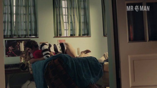 Hottest Chino Darín Scene in Historia de un Clan. Sexy, Straight, bulge, butt. 17984