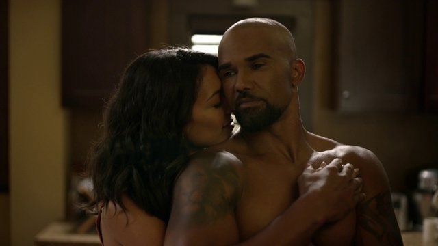 Hottest Shemar Moore Scene in S.W.A.T.. Shirtless, sexy, straight. 22424