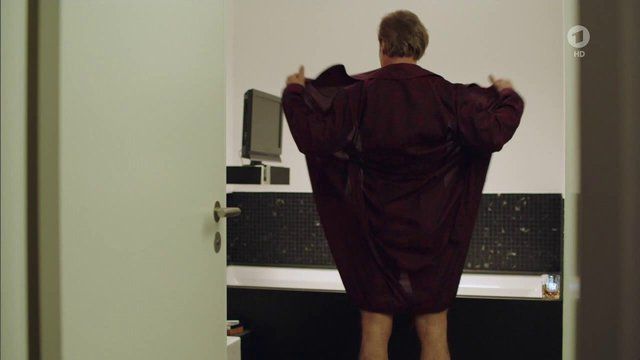 Wolfram Koch Naked in Hit Mom: Mörderische Weinachten. Balls, Butt, Penis, Shirtless. 22819