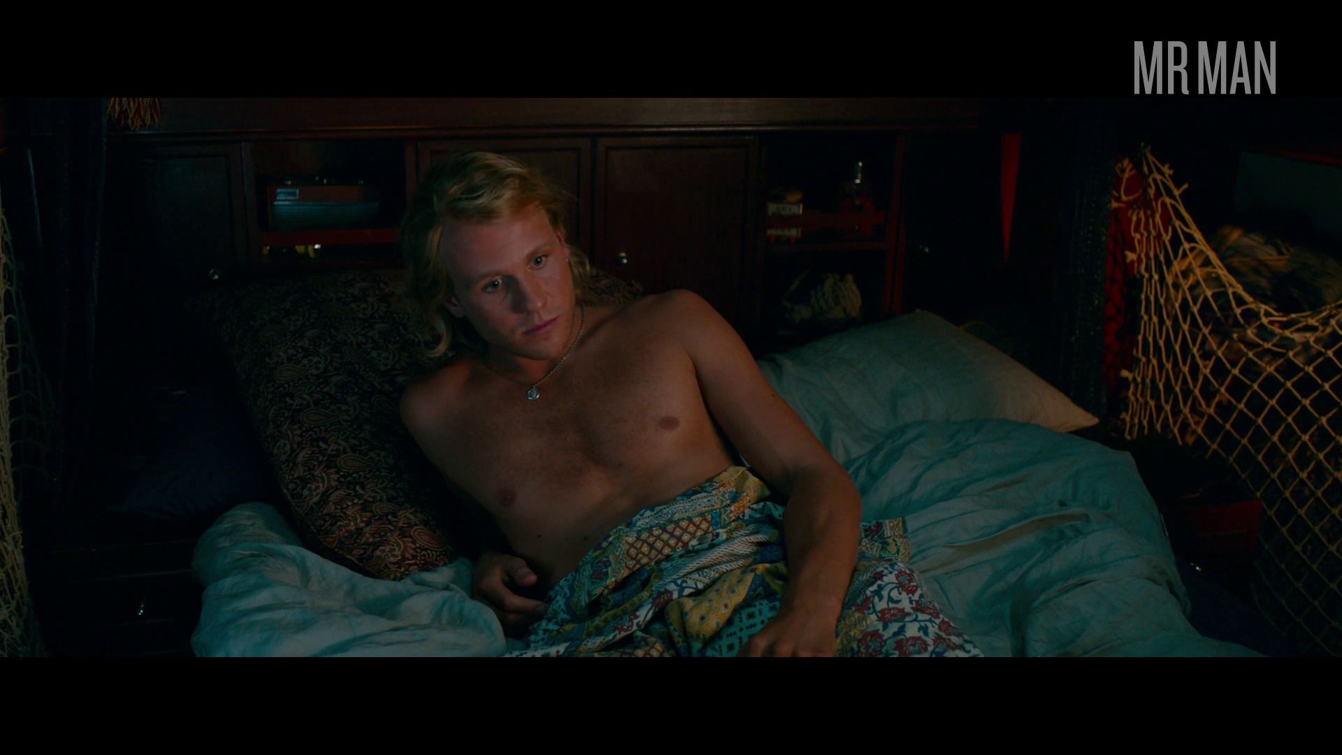 Hottest Josh Dylan Scene in Mamma Mia! Here We Go Again. Shirtless. 27230