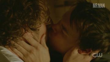 Tyler Blackburn, Michael Vlamis, Nathan Parsons in Roswell, New Mexico (2019-2022) Gay Shirtless Straight Gay Sexy 29964