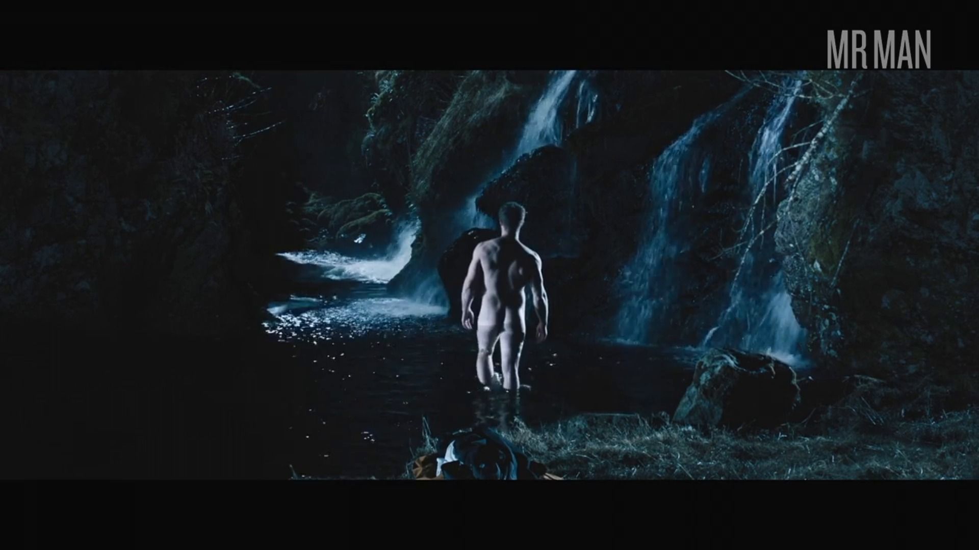 Joe Rising Nude as Donnie. Butt, Shirtless. 75998