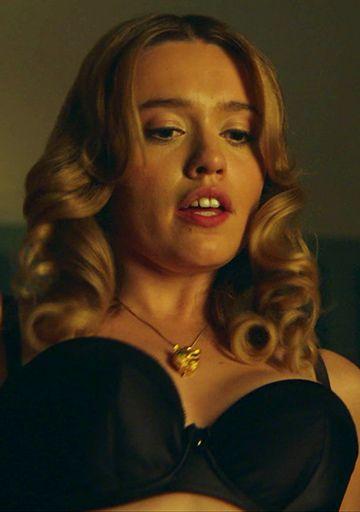 The Sexiest Scenes from ‘Sex Education’
