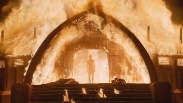 Emilia Clarke Will Make You Go Hand Solo! Jennifer Lawrence Emilia Clarke 2057