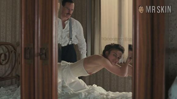 Crack a Nut to Nutcracker's Keira Knightley! Nicole Kidman Ione Skye Keira Knightley 2135