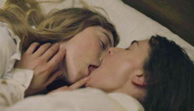 The Best Lesbian Scenes of 2020 Lesbian Year Specific Real Sex '20 20 1901