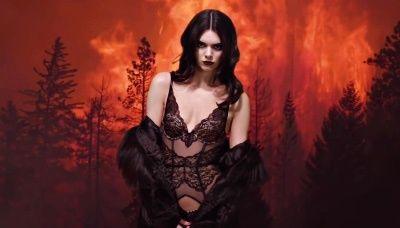 Celebs We Want to See Go Nude: Part 1 Weird And Wild Non Nude Haven't Gone Nude Never Been Naked 1970