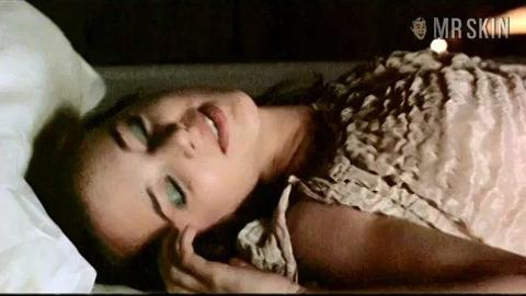 Asia Argento Naked in Queen Margot. Bush. 193093