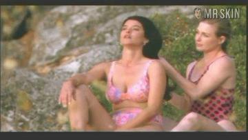 Penelope Crabtree in God, Sex & Apple Pie (1998) Sexy Bikini Breasts 186420