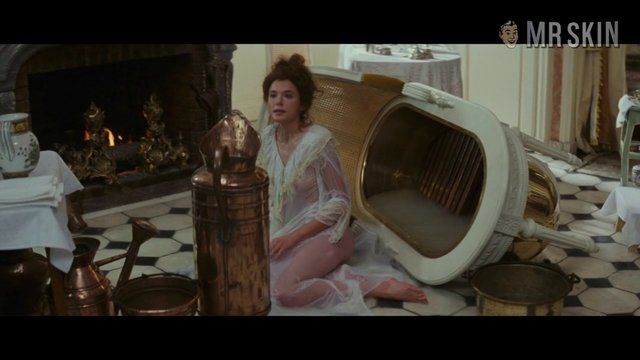 Annette Bening Nude as Merteuil. Sexy, Bush, butt. 193886