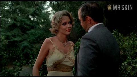 Susan Blakely Naked in Capone. Breasts, bush, butt. 174565