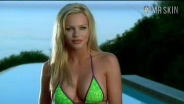 Nikki Ziering in National Lampoon's Gold Diggers (2003) Thong Bikini Bikini Breasts 195315