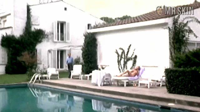 Daniela Poggi Naked in Il paramedico. Breasts, bush, butt. 194419