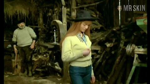 Isabelle Huppert Naked in La truite. Breasts, bush, butt. 193765