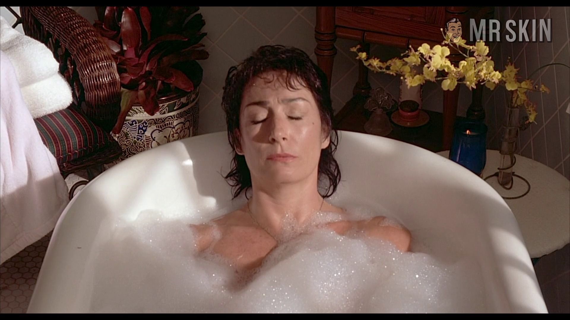 Anjelica Huston Nude in The Perez Family. Breasts, sexy. 202498