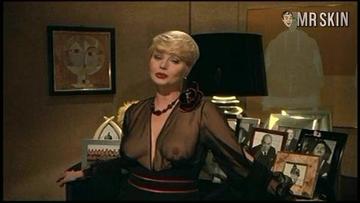 Sylva Koscina in Sunday Lovers (1980) Sexy Sexy 184837