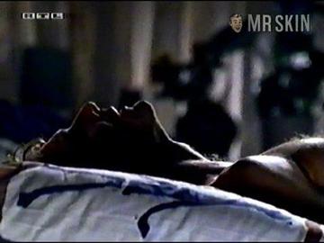 Sophie Schütt in Zerschmetterte Träume - Eine Liebe in Fesseln (1998) Breasts Bush Breasts Bush 180026