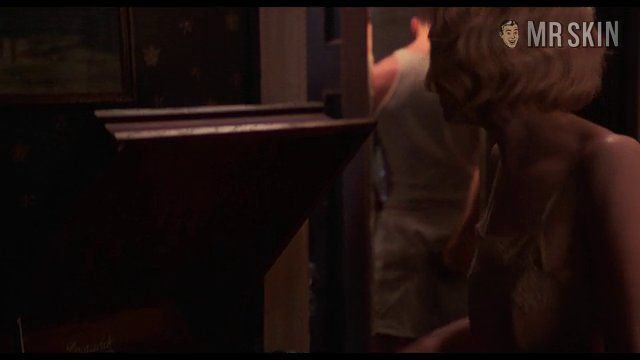 Hottest Renée Zellweger Scene in Chicago. Sexy. 193064