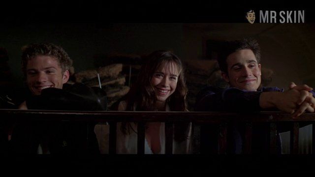 Sexiest Sarah Michelle Gellar Scene in I Know What You Did Last Summer. Sexy, breasts, nipslip. 179341
