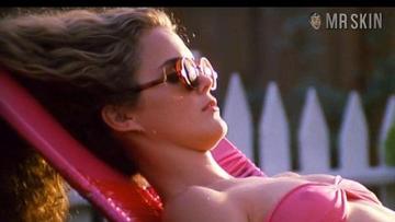 Keri Russell in Eight Days a Week (1999) Sexy Left Nipslip Bikini Breasts 173246