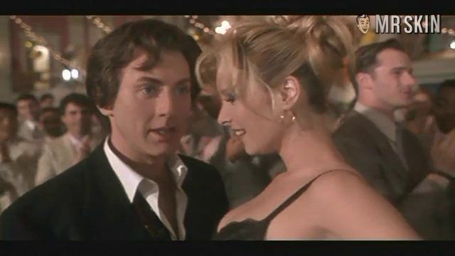 Hottest Lisa Kudrow Scene in Romy and Michele's High School Reunion. Underwear, sexy. 189404