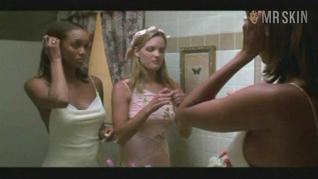 Tyra Banks in Love Stinks (1999) Sexy Sexy 188688