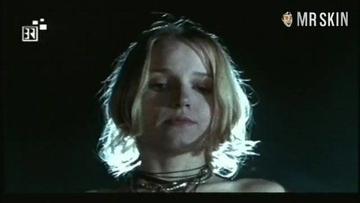 Julia Hummer in Honolulu (2001) Breasts Breasts 186705