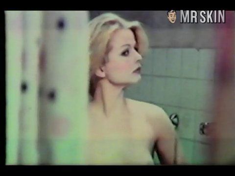 Ewa Aulin Nude in Una vita lungo un giorno. Breasts. 174610