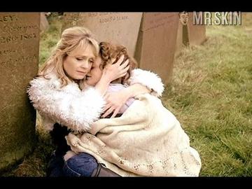 Twiggy in Brand New World (1998) Sexy Lesbian Lesbian Sexy 183243