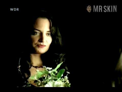 Jenny Elvers in Der Elefant vergißt nie (1995) Butt Breasts Butt 175751