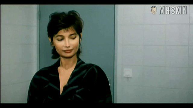 Julie Marboeuf in Temps de chien (1996) Breasts Breasts Underwear 201363