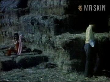 Anicée Alvina in Friends (1971) Underwear Breasts Butt 175985