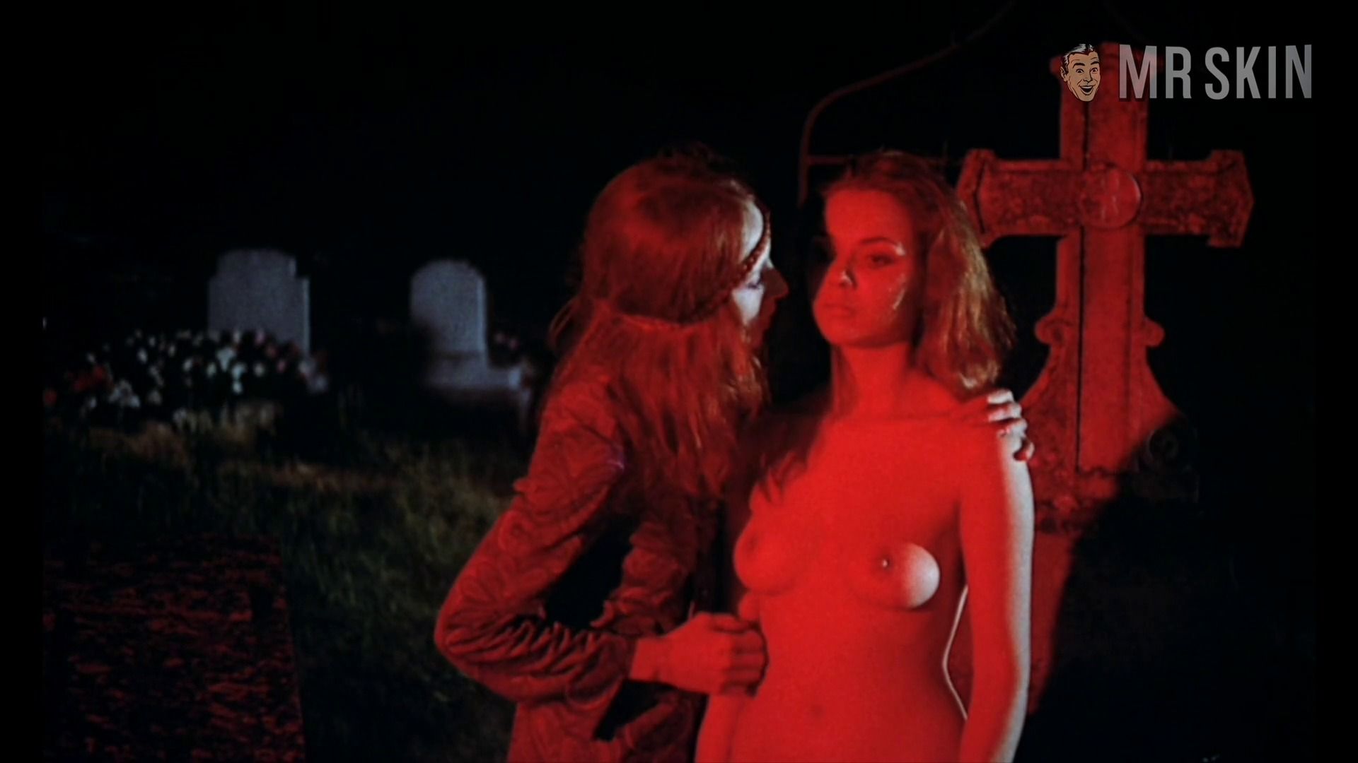 Sandra Julien Nude as Isle. Breasts, Bush, Sexy, butt, lesbian. 192716