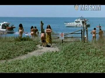 Asia Argento in Viola bacia tutti (1997) Butt Butt 190648