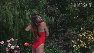 Nicolette Scorsese in National Lampoon's Christmas Vacation (1989) Sexy Sexy Underwear 219621