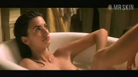 Penélope Cruz Naked as Macarena Granada. Breasts. 192333