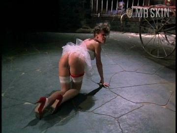 Robyn Kelly in Flesh Gordon Meets the Cosmic Cheerleaders (1989) Thong Breasts Sexy 220155