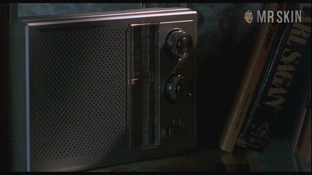 Teri Polo in The Arrival (1996) Sexy Sexy 177779