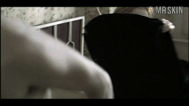 Claire Skinner Nude in Mauvaise passe. Breasts, bush. 187450