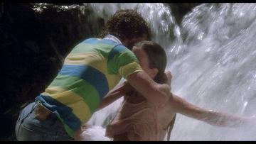 Leslie Graves in Piranha Part Two: The Spawning (1981) Sexy Left Breast Breasts Left Breast 210560