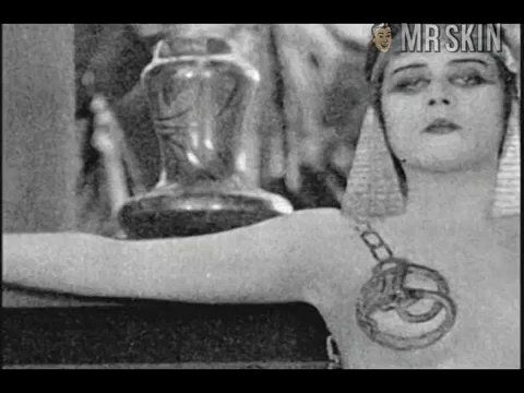 Theda Bara in Cleopatra (1917) Sexy Sexy 186488