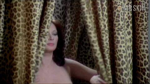 Edwige Fenech Naked in La vergine, il toro e il capricorno. Breasts, Butt, bikini, bush. 193987
