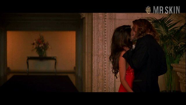 Penélope Cruz in Blow (2001) Underwear Bikini Sexy 197913