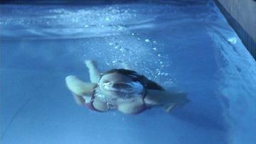 Leelee Sobieski in The Glass House (2001) Bikini Bikini Sexy 195926