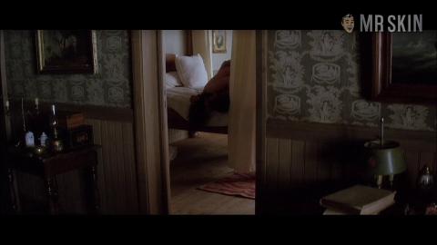 Juliette Binoche Naked as Pauline, l'épouse du capitaine. Breasts. 216333