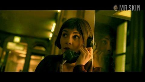 Isis Peyrade Nude in Amélie. Breasts, sexy. 210994