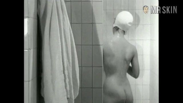 Marie-Hélène Arnaud Nude as Catherine Royer. Breasts, Butt, Bush, underwear. 185504